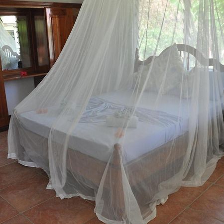 La Bel Zilwaz Guesthouse La Digue Room photo